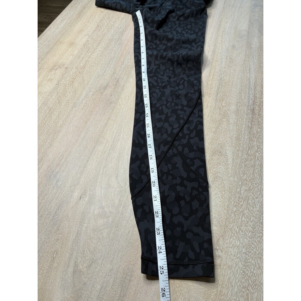 Lululemon In Movement Tight 25" *Everlux Formation Camo Deep Coal Multi Size 4 - Picture 9 of 9